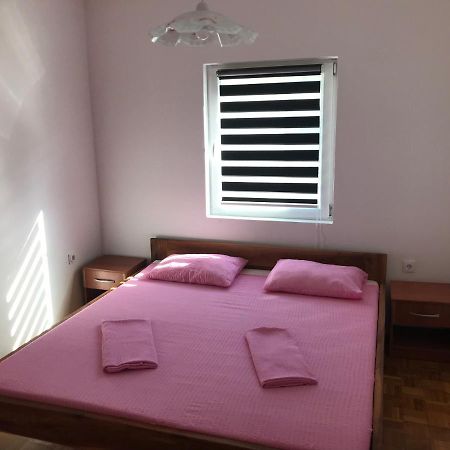 Apartmani Nerko Pag Town Esterno foto