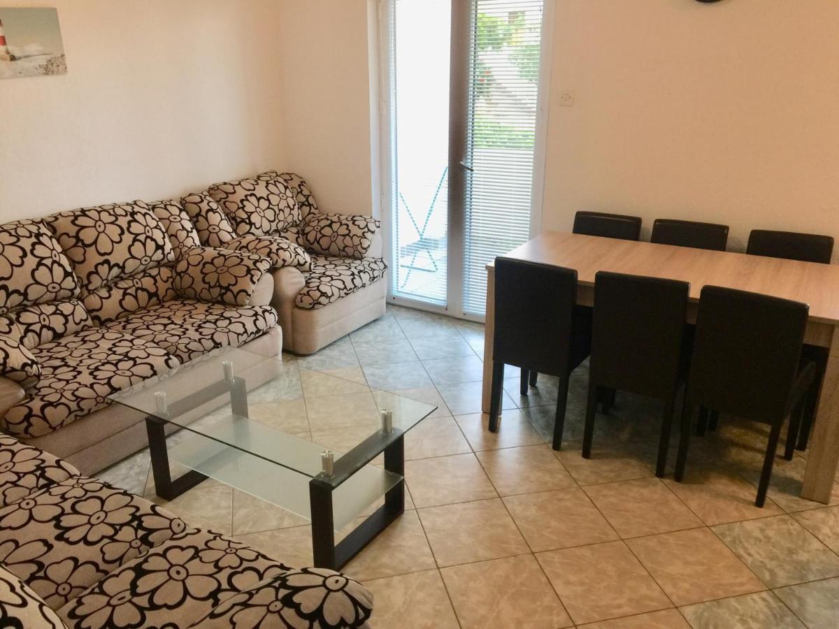Apartmani Nerko Pag Town Esterno foto