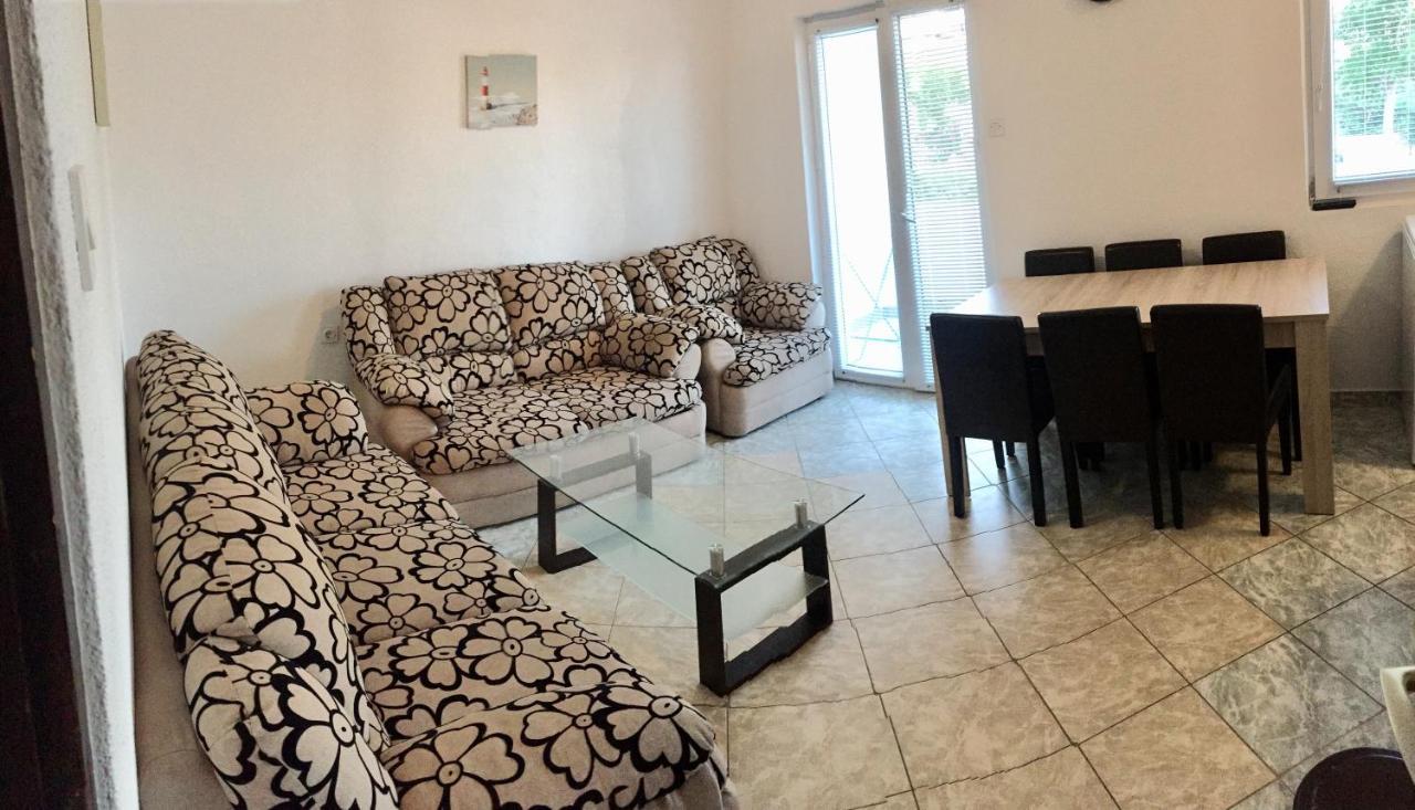 Apartmani Nerko Pag Town Esterno foto