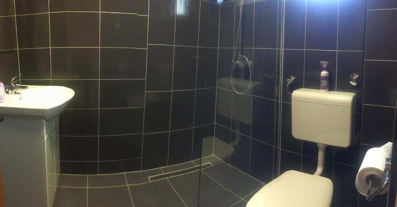 Apartmani Nerko Pag Town Esterno foto