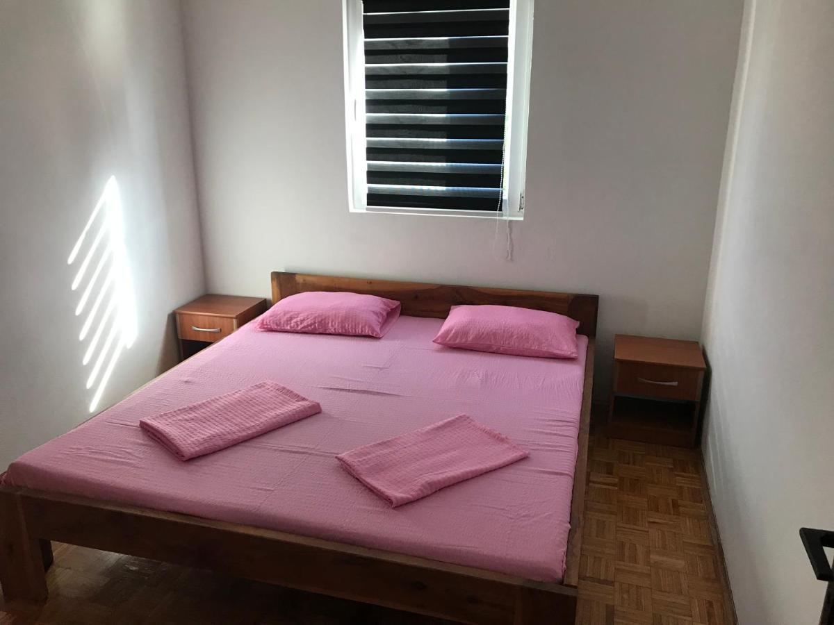 Apartmani Nerko Pag Town Esterno foto