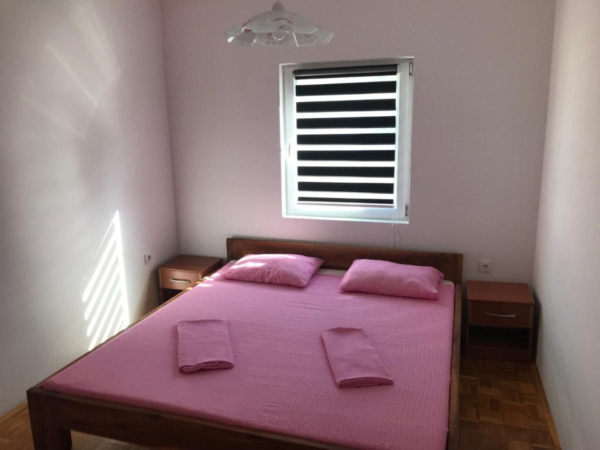 Apartmani Nerko Pag Town Esterno foto