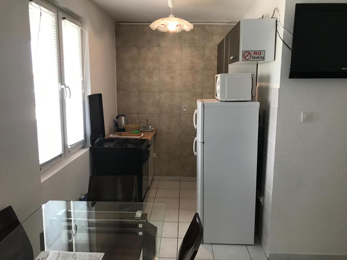 Apartmani Nerko Pag Town Esterno foto