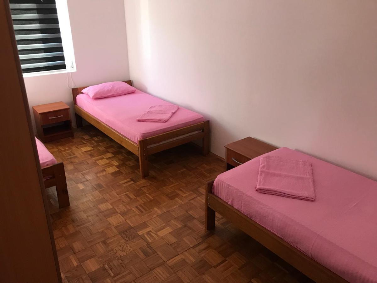 Apartmani Nerko Pag Town Esterno foto