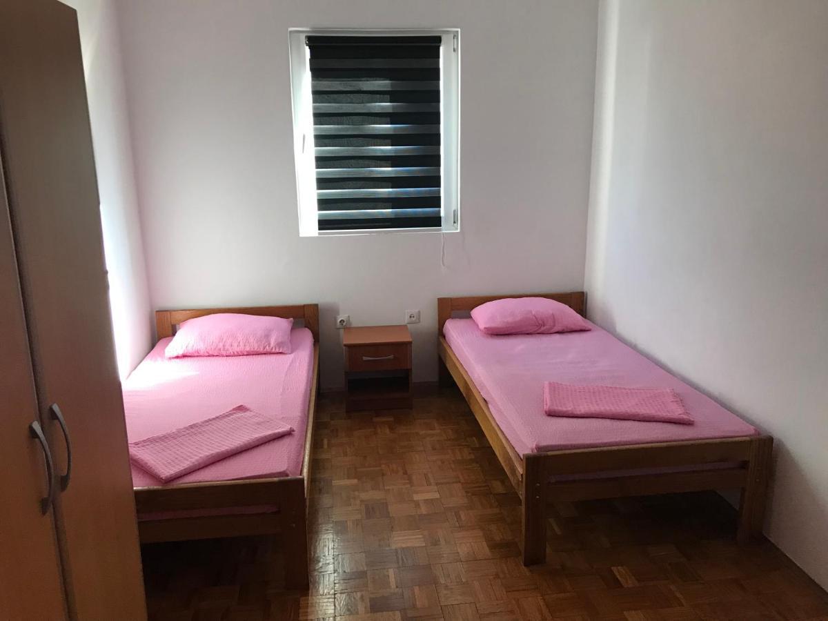 Apartmani Nerko Pag Town Esterno foto